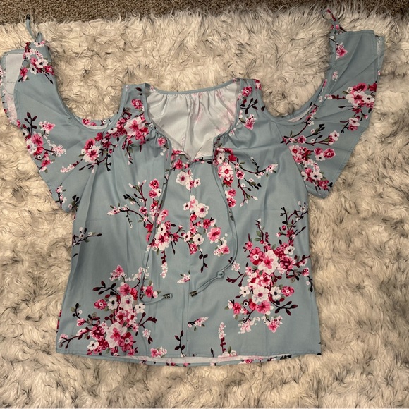 Floral Cold Shoulder Top - Picture 5 of 5